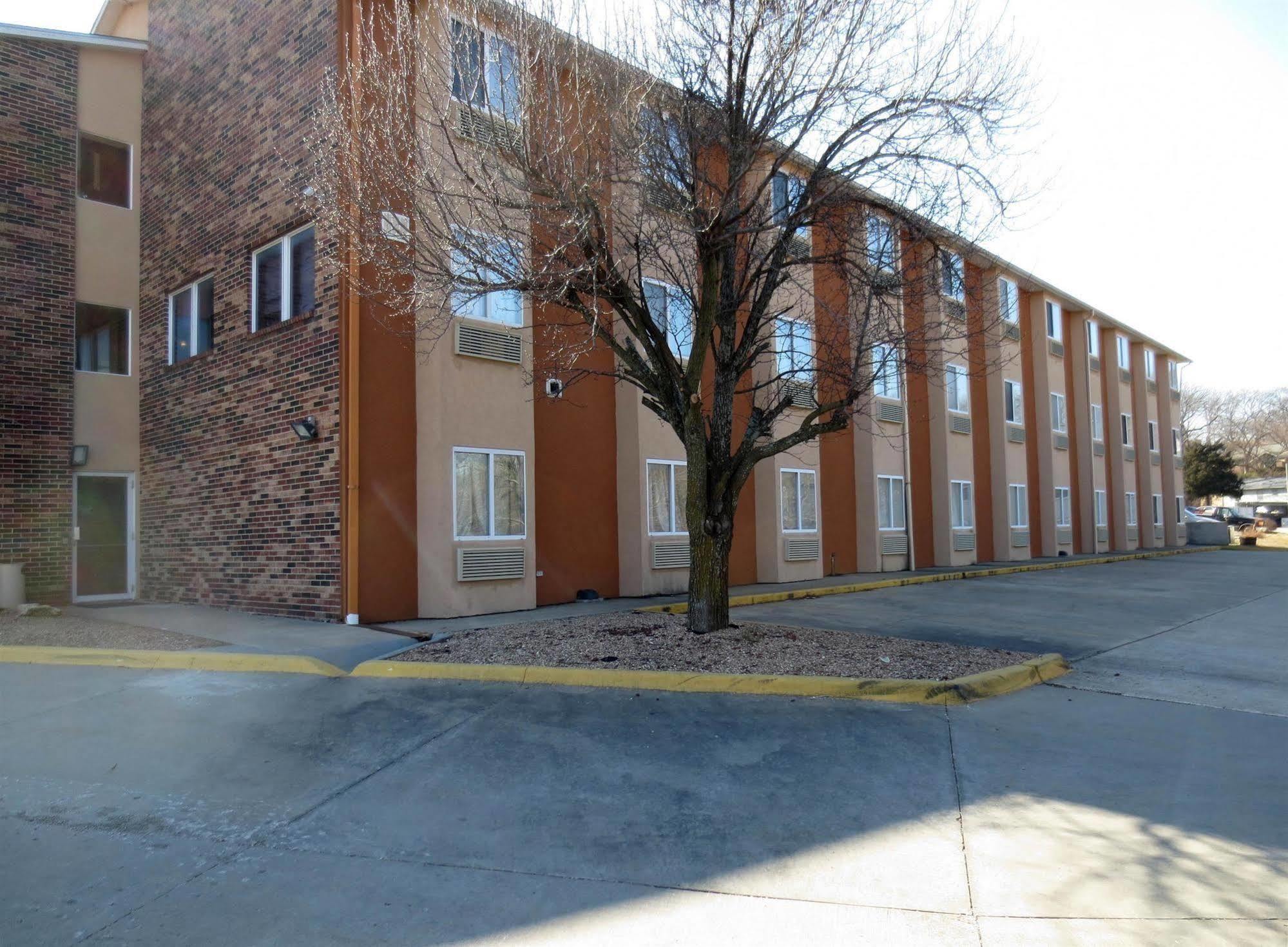 American Best Value Inn Lawrence Luaran gambar